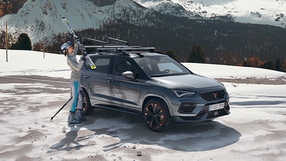 CUPRA Ateca extendable ski rack car accessory.